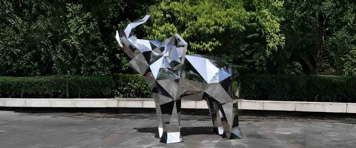 Geometric Rounded Sculptures Geometric Sculptures: 7 Modern Styles Everyone’s Buying Now.