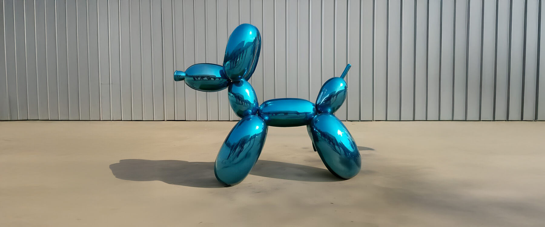 Minimalist Decor Meets Art: Balloon Dog Sculpture