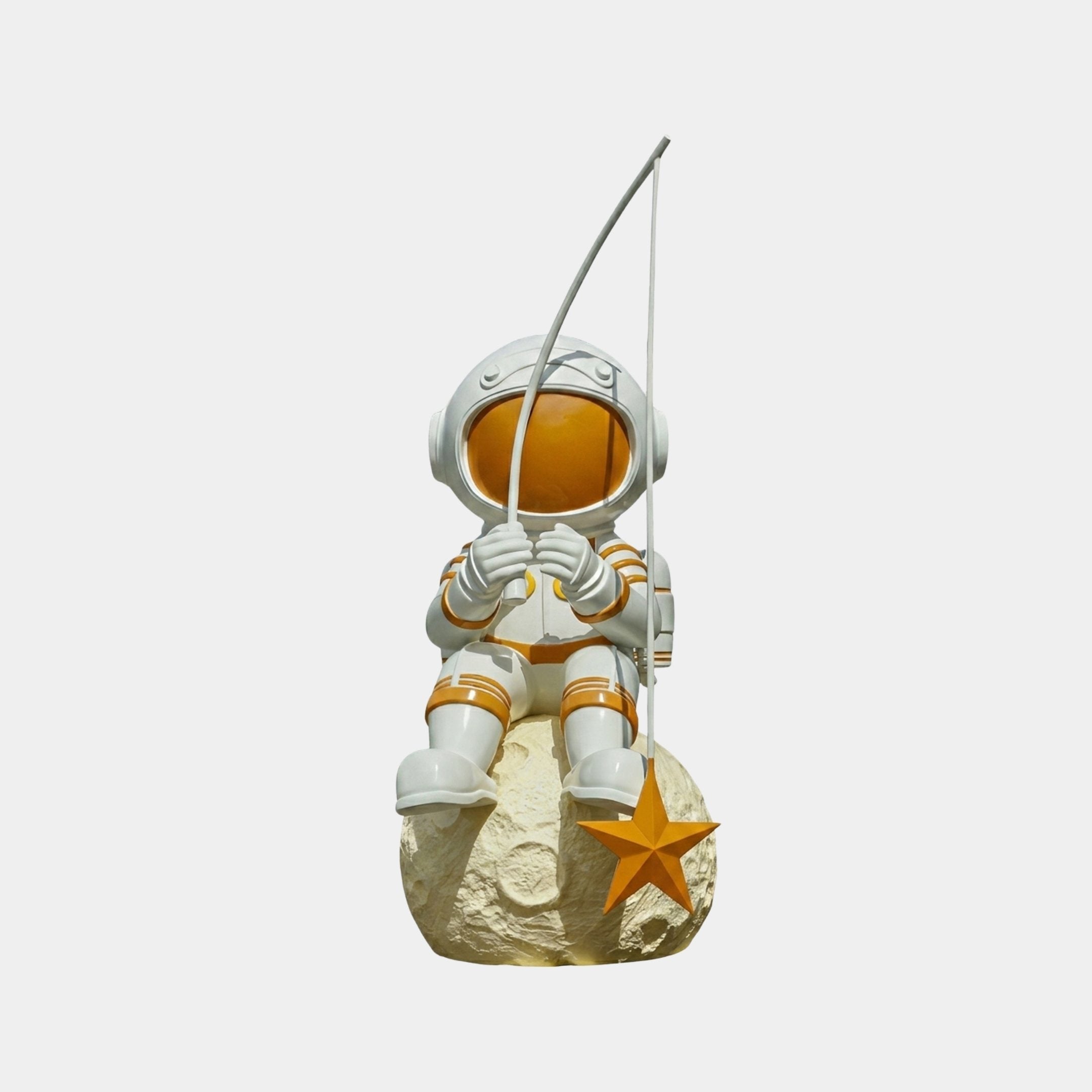 Tilshead White Astronaut Sculpture - 348cm